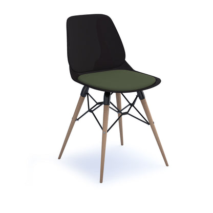 Strut chair with seat pad and natural oak frame - STR504W-K-SP